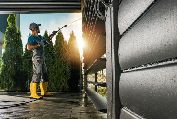 Why Choose Our Certified Pressure Washing Experts for Your Project Needs in Holly, MI?