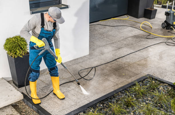 Why Choose Our Certified Pressure Washing Experts for Your Project Needs in Holly, MI?